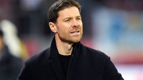 Xabi Alonso signs a contract extension as coach of Bayer Leverkusen after a strong first season
